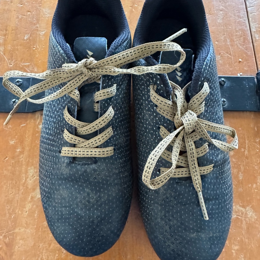 DSG youth 1 soccer cleats